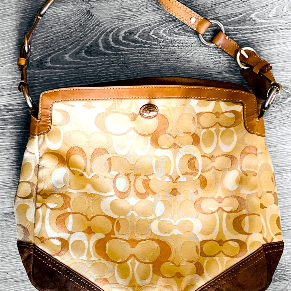 Coach Signature Medium Shoulder Bag